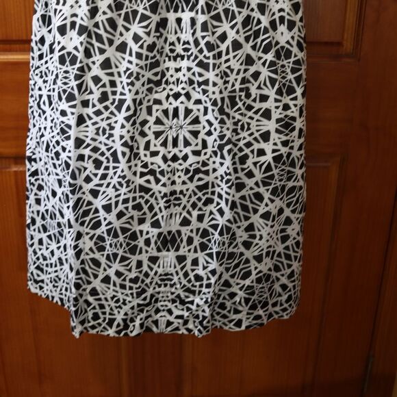 Ellen Tracy Black & White Mandala print Beaded Yoke Party Dress 14 - Picture 13 of 15